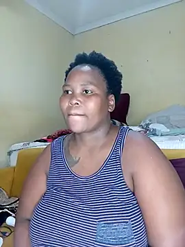 Snapshot of Real1SweetQueen chatting on 18, 3, 2025 Real1SweetQueen online show from 18, 3, 2025