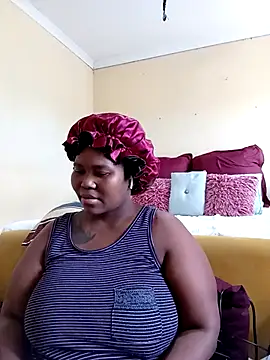 Snapshot of Real1SweetQueen chatting on 19, 3, 2025 Real1SweetQueen online show from 19, 3, 2025