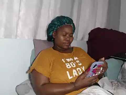 Snapshot of Real1SweetQueen chatting on 25, 9, 2025 Real1SweetQueen online show from 25, 9, 2025