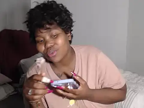 Snapshot of Real1SweetQueen chatting on 4, 10, 2025 Real1SweetQueen online show from 4, 10, 2025