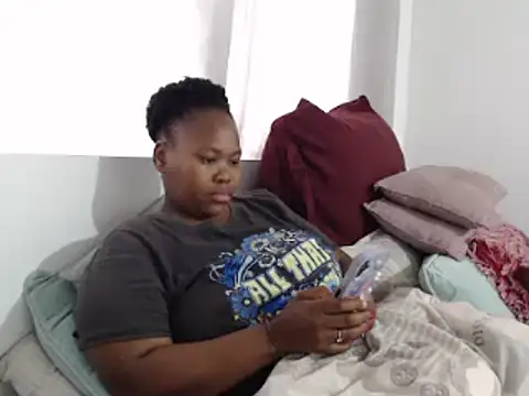 Snapshot of Real1SweetQueen chatting on 9, 10, 2025 Real1SweetQueen online show from 9, 10, 2025