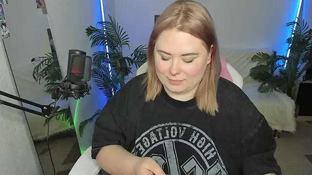 Akemi BBW online show from 2, 3, 2025