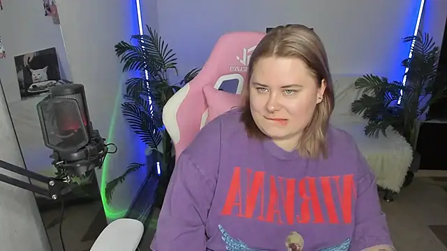 Akemi BBW online show from 5, 3, 2025