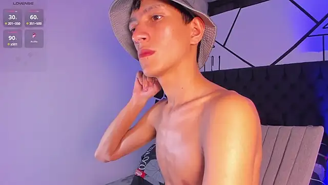 Snapshot of DereckCooperr chatting on 25, 1, 2025 DereckCooperr online show from 25, 1, 2025