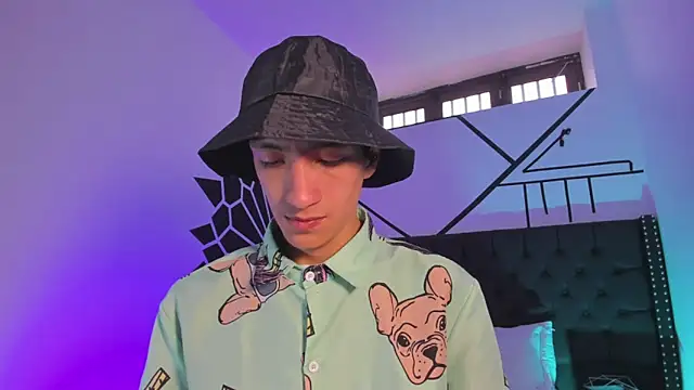 Snapshot of DereckCooperr chatting on 28, 1, 2025 DereckCooperr online show from 28, 1, 2025