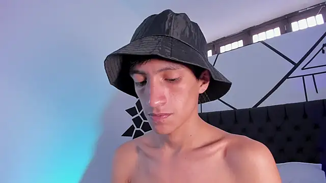 Snapshot of DereckCooperr chatting on 30, 1, 2025 DereckCooperr online show from 30, 1, 2025