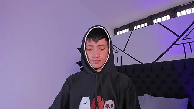 Snapshot of DereckCooperr chatting on 3, 2, 2025 DereckCooperr online show from 3, 2, 2025