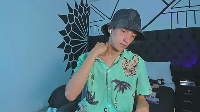 Snapshot of DereckCooperr chatting on 13, 2, 2025 DereckCooperr online show from 13, 2, 2025