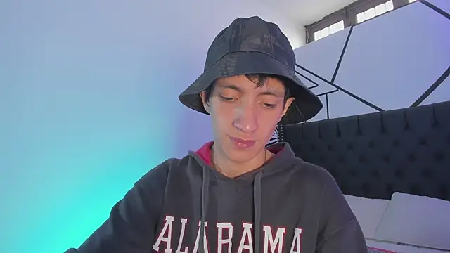 Snapshot of DereckCooperr chatting on 19, 2, 2025 DereckCooperr online show from 19, 2, 2025