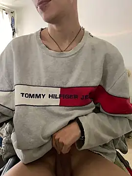 Snapshot of DereckCooperr chatting on 8, 3, 2025 DereckCooperr online show from 8, 3, 2025