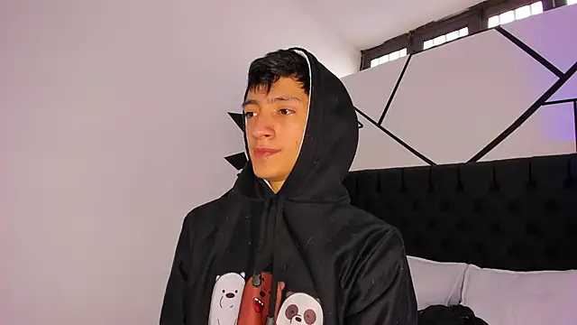 Snapshot of DereckCooperr chatting on 10, 3, 2025 DereckCooperr online show from 10, 3, 2025