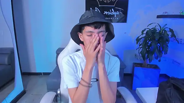 Snapshot of DereckCooperr chatting on 16, 3, 2025 DereckCooperr online show from 16, 3, 2025