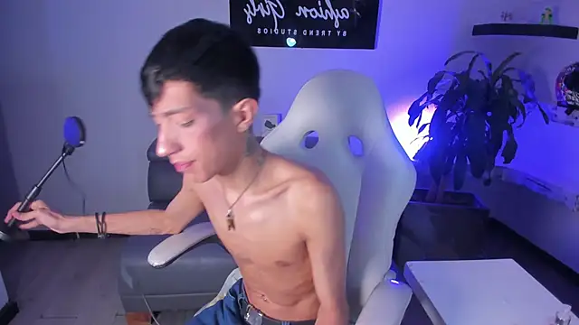 Snapshot of DereckCooperr chatting on 23, 3, 2025 DereckCooperr online show from 23, 3, 2025