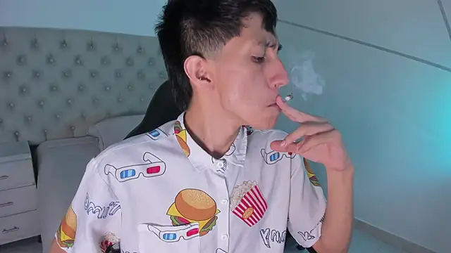 Snapshot of DereckCooperr chatting on 9, 10, 2025 DereckCooperr online show from 9, 10, 2025