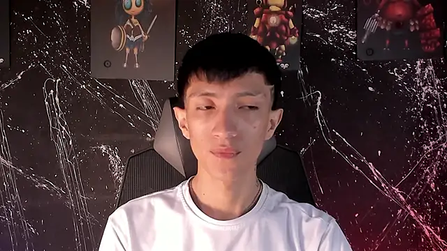 Snapshot of DereckCooperr chatting on 28, 11, 2025 DereckCooperr online show from 28, 11, 2025