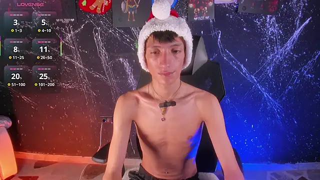 Snapshot of DereckCooperr chatting on 18, 12, 2025 DereckCooperr online show from 18, 12, 2025