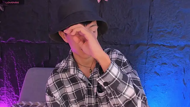 Snapshot of DereckCooperr chatting on 17, 2, 2026 DereckCooperr online show from 17, 2, 2026