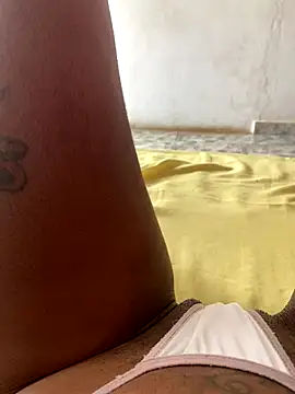 Snapshot of MariaLorenaah chatting on 8, 10, 2025 MariaLorenaah online show from 8, 10, 2025