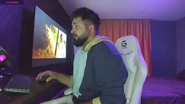 Snapshot of Eduu2322 chatting on 3, 10, 2025 Eduu2322 online show from 3, 10, 2025