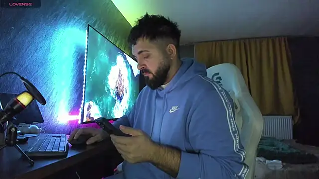 Snapshot of Eduu2322 chatting on 22, 12, 2025 Eduu2322 online show from 22, 12, 2025