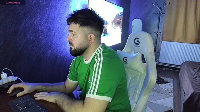 Snapshot of Eduu2322 chatting on 8, 4, 2026 Eduu2322 online show from 8, 4, 2026