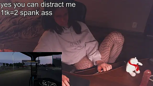 izilizi 23 online show from 28, 12, 2024