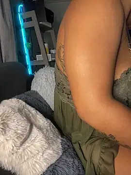 YellowHoneyDip online show from 26, 4, 2026