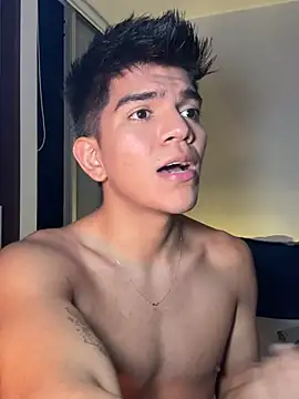 Snapshot of santiago_01 chatting on 14, 12, 2024 santiago 01 online show from 14, 12, 2024