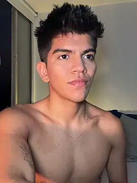 Snapshot of santiago_01 chatting on 16, 12, 2024 santiago 01 online show from 16, 12, 2024