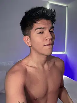 Snapshot of santiago_01 chatting on 2, 2, 2025 santiago 01 online show from 2, 2, 2025