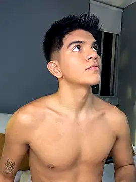 Snapshot of santiago_01 chatting on 26, 9, 2025 santiago 01 online show from 26, 9, 2025