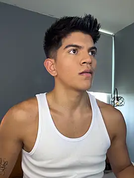 Snapshot of santiago_01 chatting on 28, 9, 2025 santiago 01 online show from 28, 9, 2025