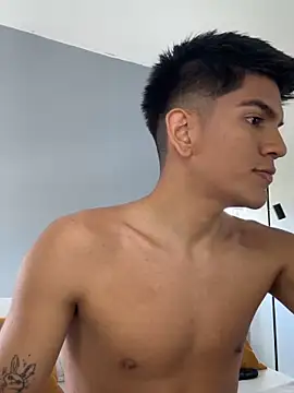 Snapshot of santiago_01 chatting on 30, 11, 2025 santiago 01 online show from 30, 11, 2025