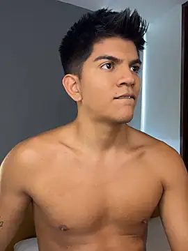 santiago 01 online show from 6, 3, 2026