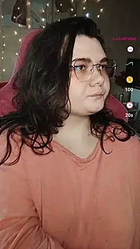 Snapshot of DenisHailey chatting on 7, 2, 2025 DenisHailey online show from 7, 2, 2025