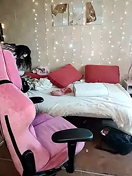 Snapshot of DenisHailey chatting on 11, 2, 2025 DenisHailey online show from 11, 2, 2025