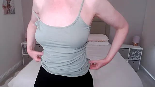 British Goddess Anna online show from 28, 1, 2025