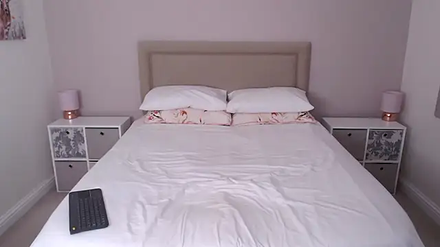 British Goddess Anna online show from 19, 5, 2026