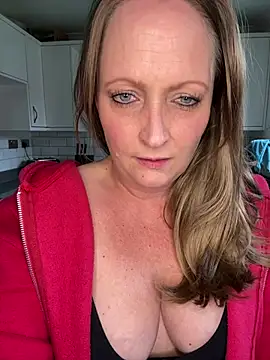 HoneyBluex online show from 15, 4, 2026