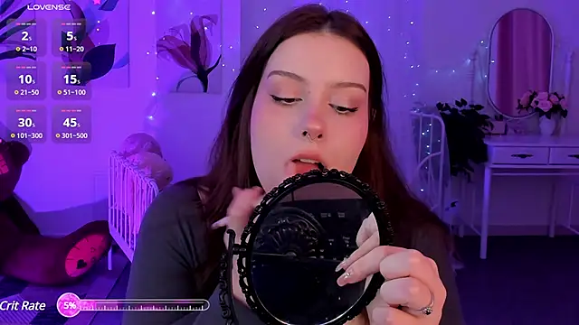 CoralineKeyns online show from 6, 1, 2025