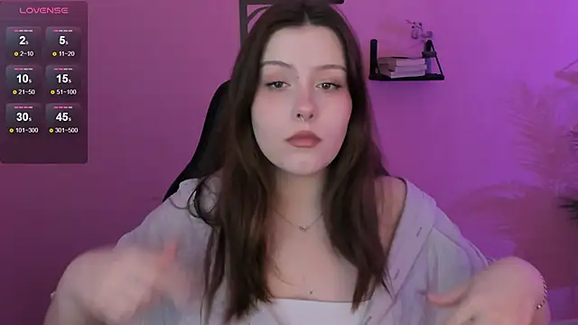 CoralineKeyns online show from 28, 2, 2025