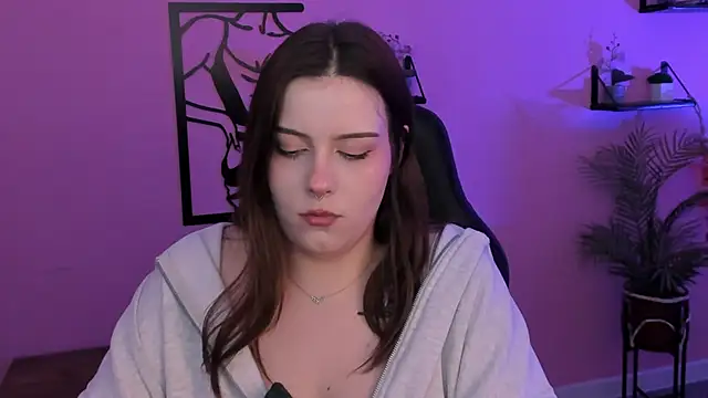 CoralineKeyns online show from 6, 3, 2025