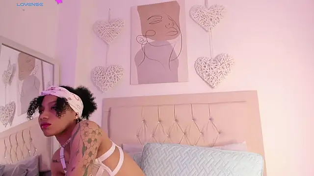 daiana curly online show from 1, 3, 2025