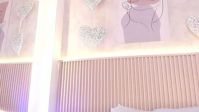 daiana curly online show from 6, 10, 2025