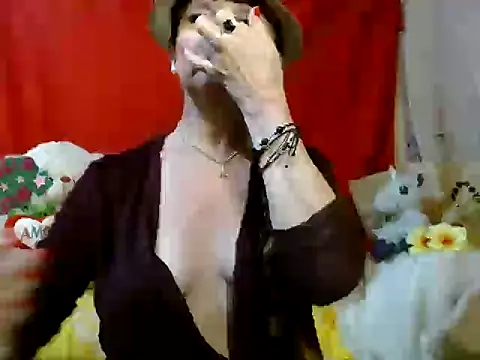 hottieperla online show from 19, 4, 2026