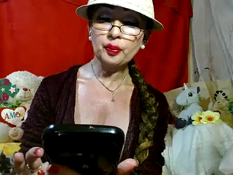hottieperla online show from 20, 4, 2026
