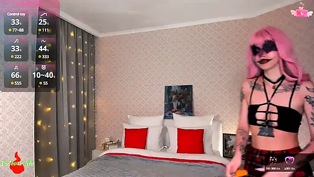 Snapshot of LeylaNoiry chatting on 8, 2, 2025 LeylaNoiry online show from 8, 2, 2025