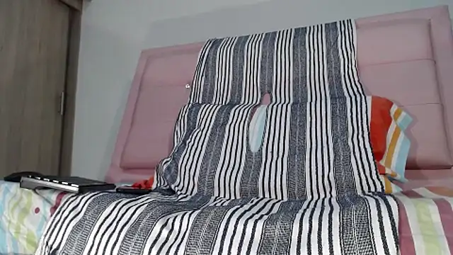 Snapshot of Tommhot chatting on 27, 11, 2025 Tommhot online show from 27, 11, 2025