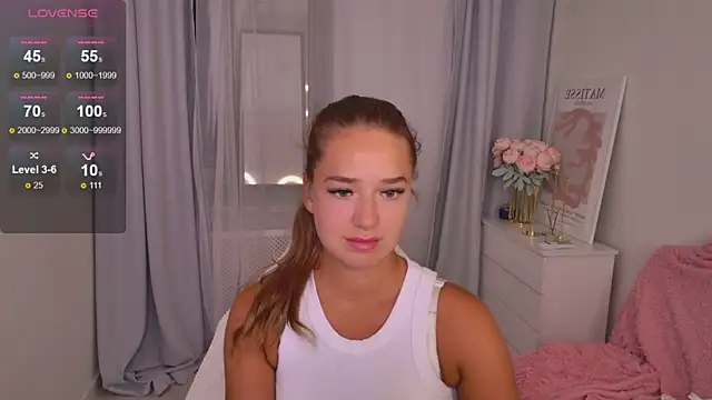 Snapshot of LovelyJessie chatting on 12, 9, 2025 LovelyJessie online show from 12, 9, 2025