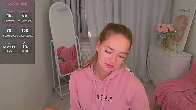 Snapshot of LovelyJessie chatting on 3, 10, 2025 LovelyJessie online show from 3, 10, 2025